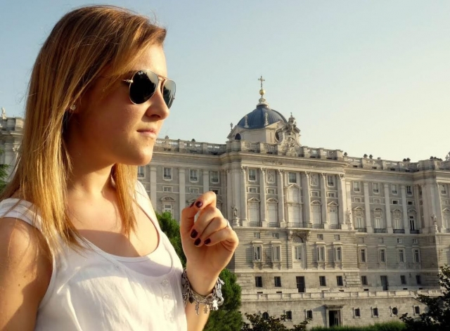 En la fachada del Palacio Real